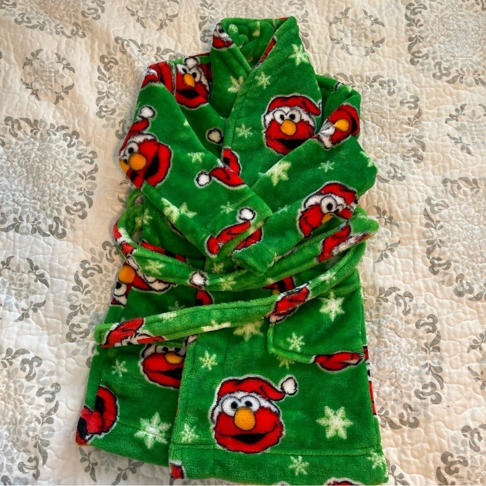 Sesame Street Green Kids Robe with Cartoon Characters - Picture 9 of 10